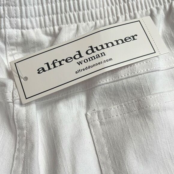 ALFRED DUNNER Capri Pants 22W White Slimming Stretch Blue Bayou Mid Rise Plus - Picture 13 of 15